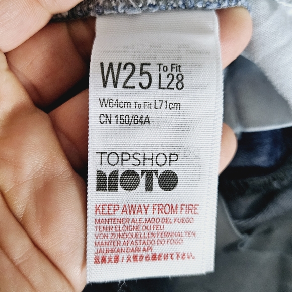 TOPSHOP | Jamie moto floral embroidered petite/cropped jeans - Picture 7 of 9